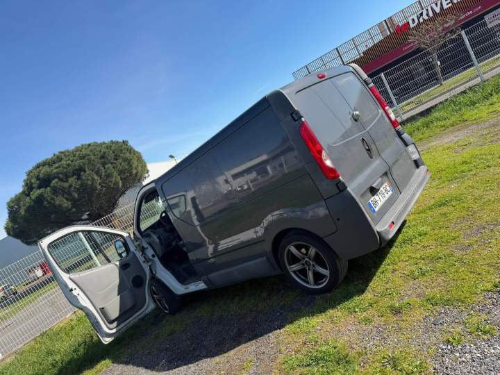 Préparation de carrosserie avant peinture à Cornebarrieu